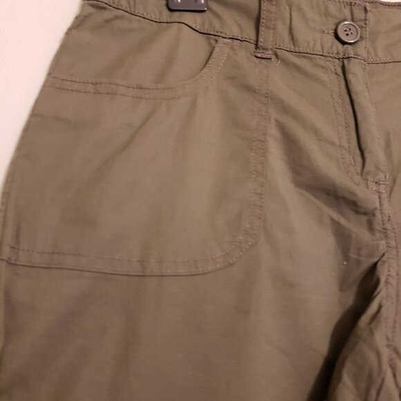 IN Extenso solid cuffed shorts Size 6 NWT - Picture 3 of 8